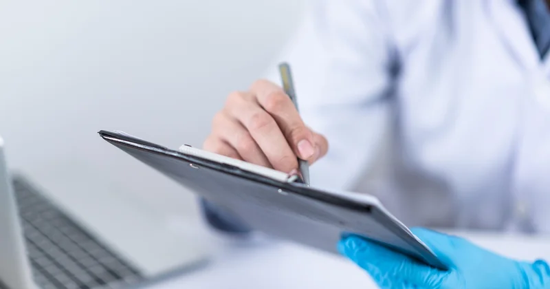 Banques en ligne et professions libérales réglementées : le vrai angle mort